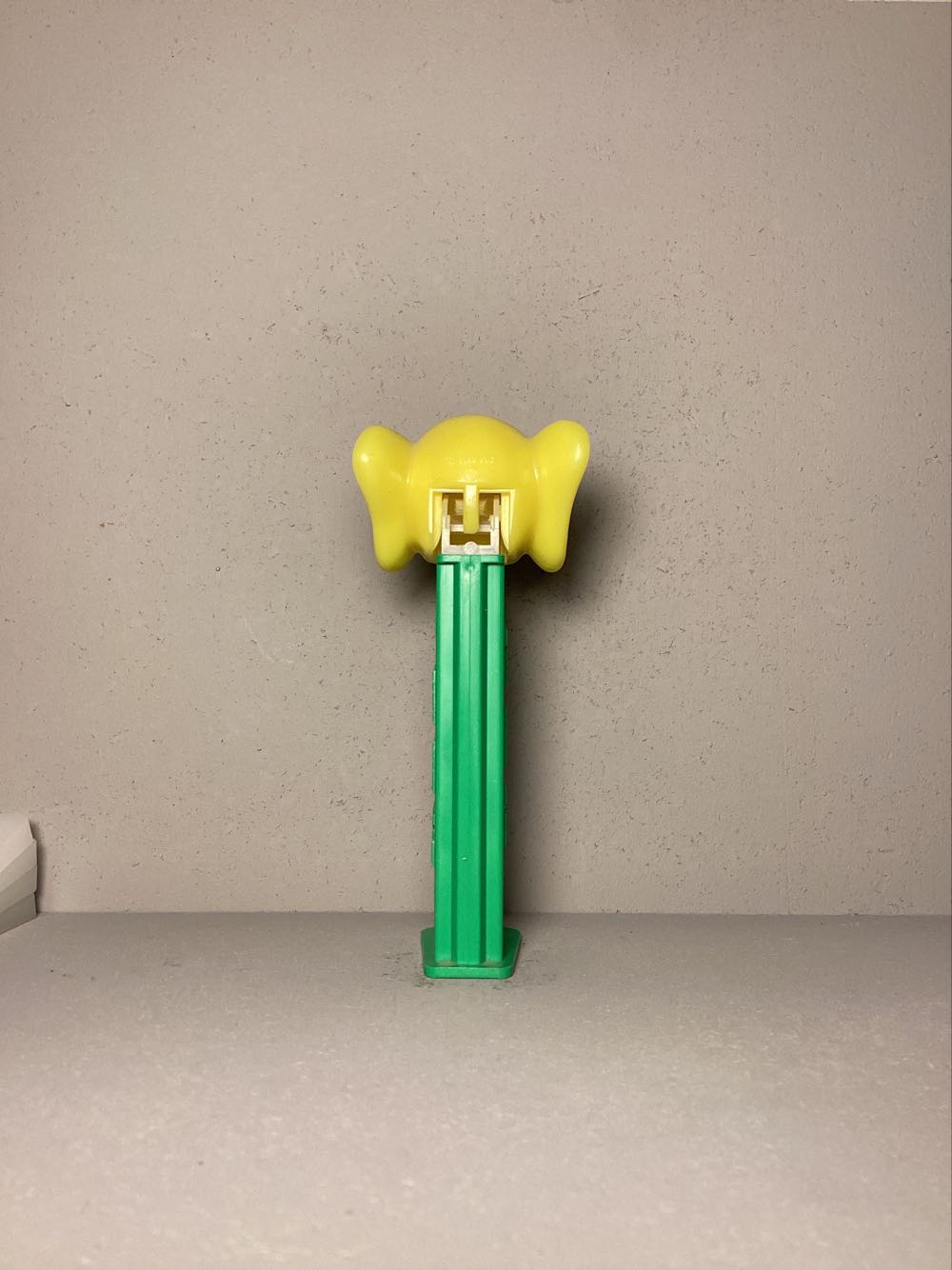 Kooky Zoo Elephant Remake - Kooky Zoo pez collectible - Main Image 3