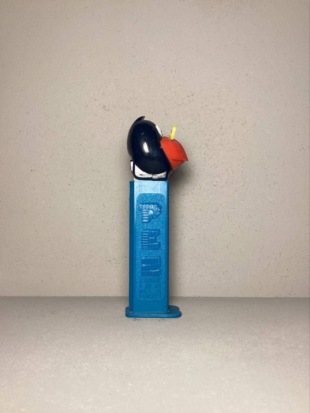 Kooky Zoo- Raven, Short Beak - Kooky Zoo pez collectible - Main Image 2
