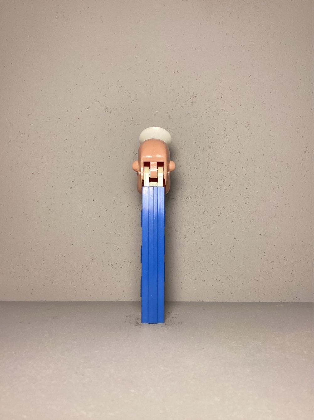 Popeye- Popeye B - Licenced Characters pez collectible - Main Image 3
