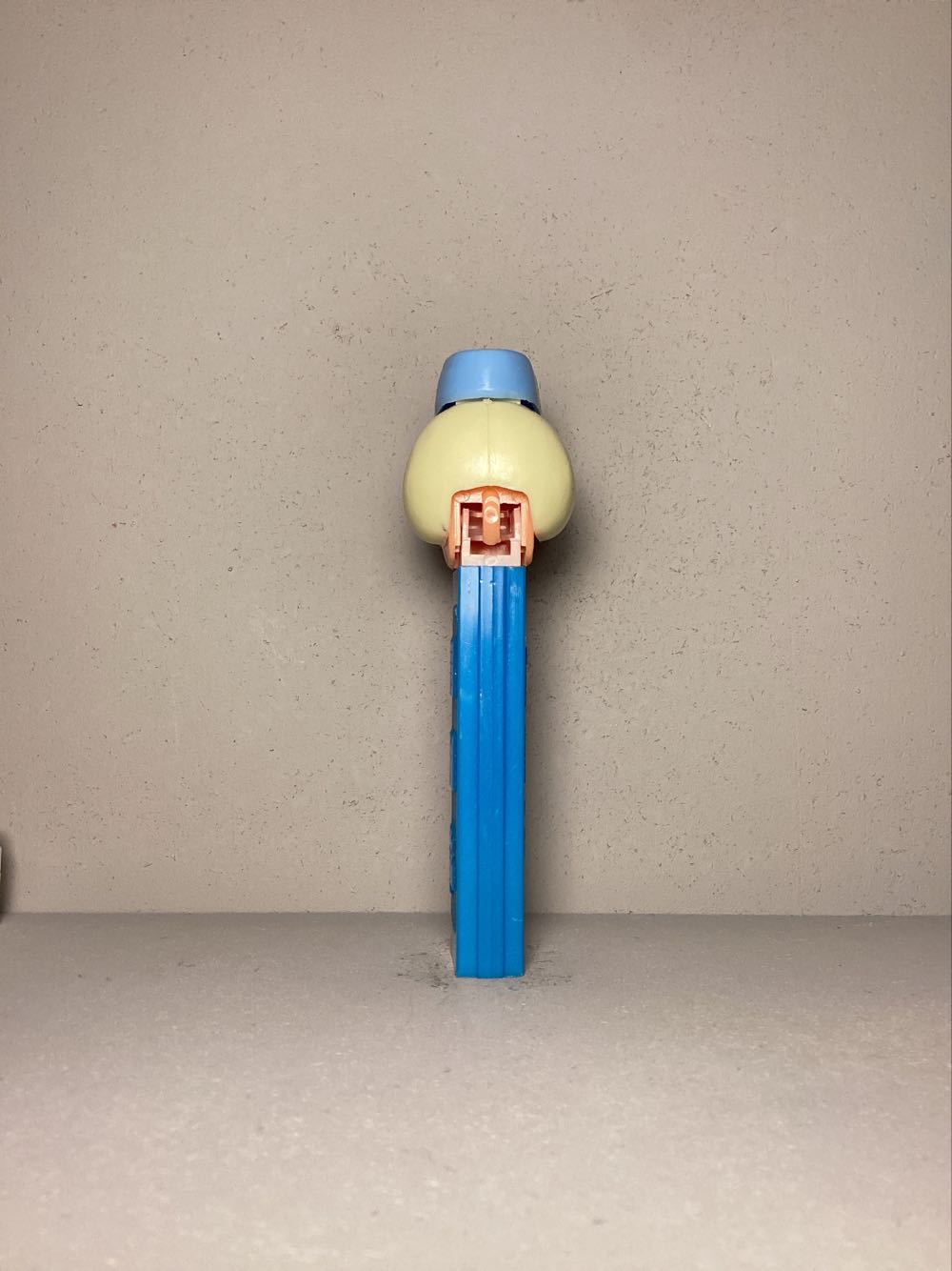 Miscellaneous Humans- Stewardess - Miscellaneous Humans pez collectible - Main Image 3