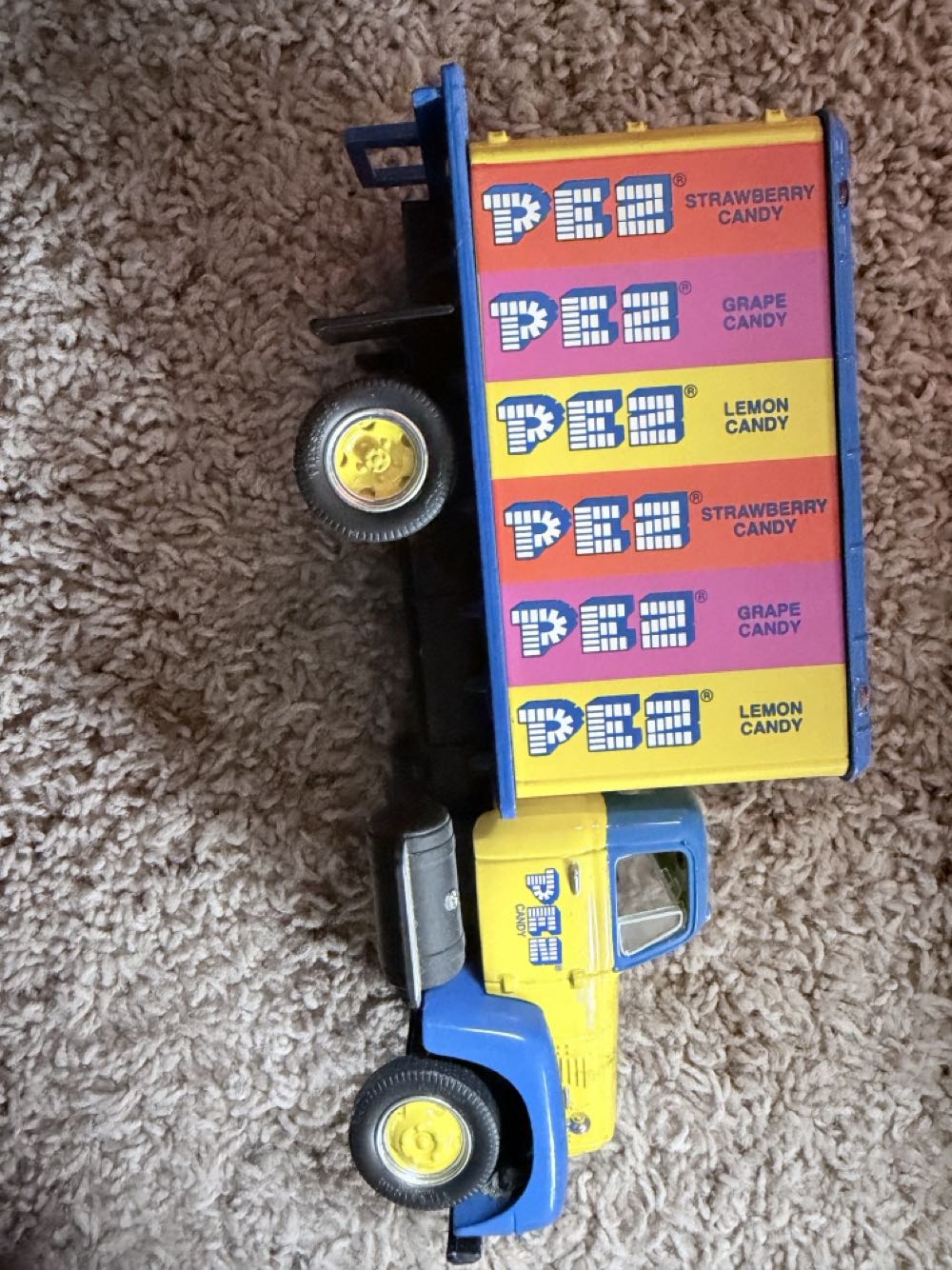 Metal Truck  pez collectible - Main Image 2
