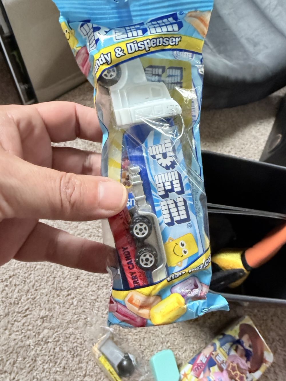 Truck Bluestem  pez collectible [Barcode 073621004221] - Main Image 2