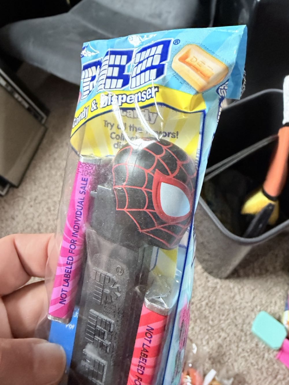 Spider-Man  pez collectible [Barcode 073621001121] - Main Image 2