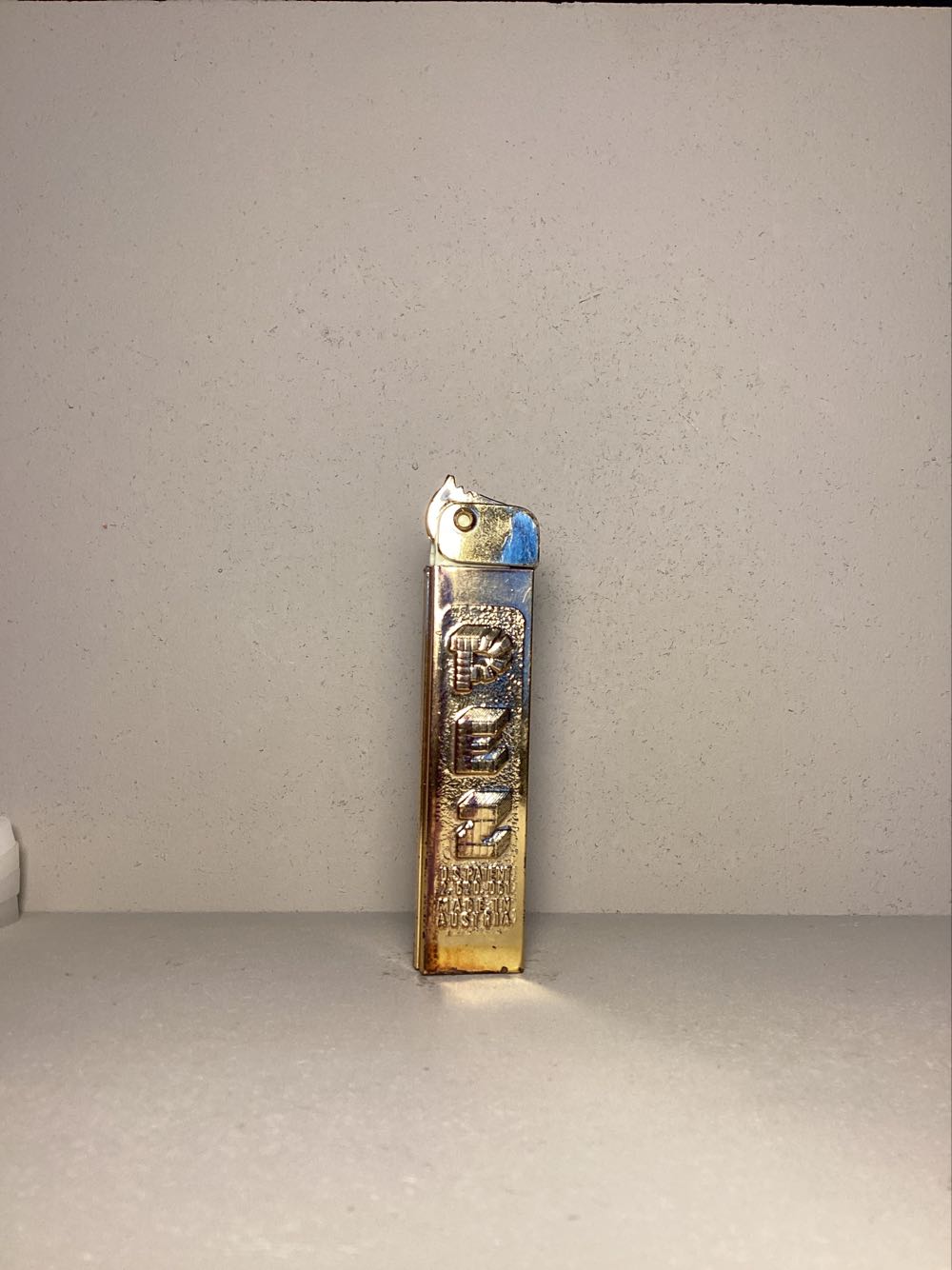 Regular- Golden Glow A - REGULARS pez collectible - Main Image 2