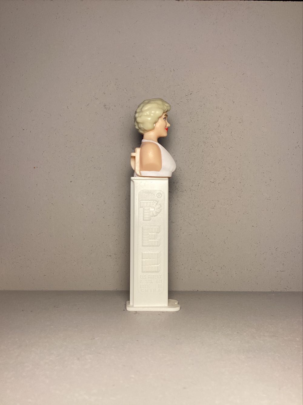 Humans- Marilyn Monroe - Humans pez collectible - Main Image 2