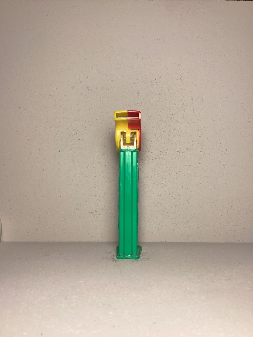 Coach Whistle A Yellow/red - Whistles pez collectible - Main Image 3