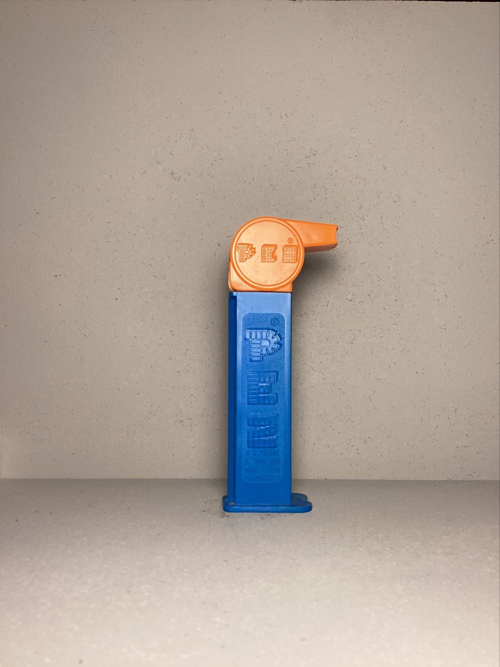 Whistle- Coach- Whistle B - Whistles pez collectible - Main Image 2