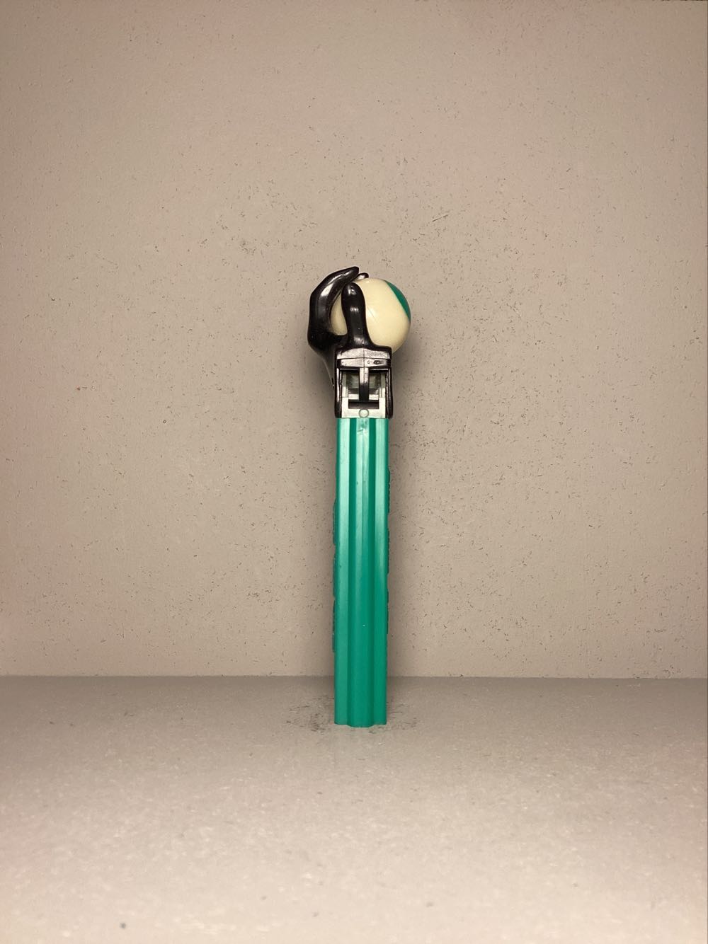 Psychedelic Eye (Hand) B - Psychedelic pez collectible - Main Image 3