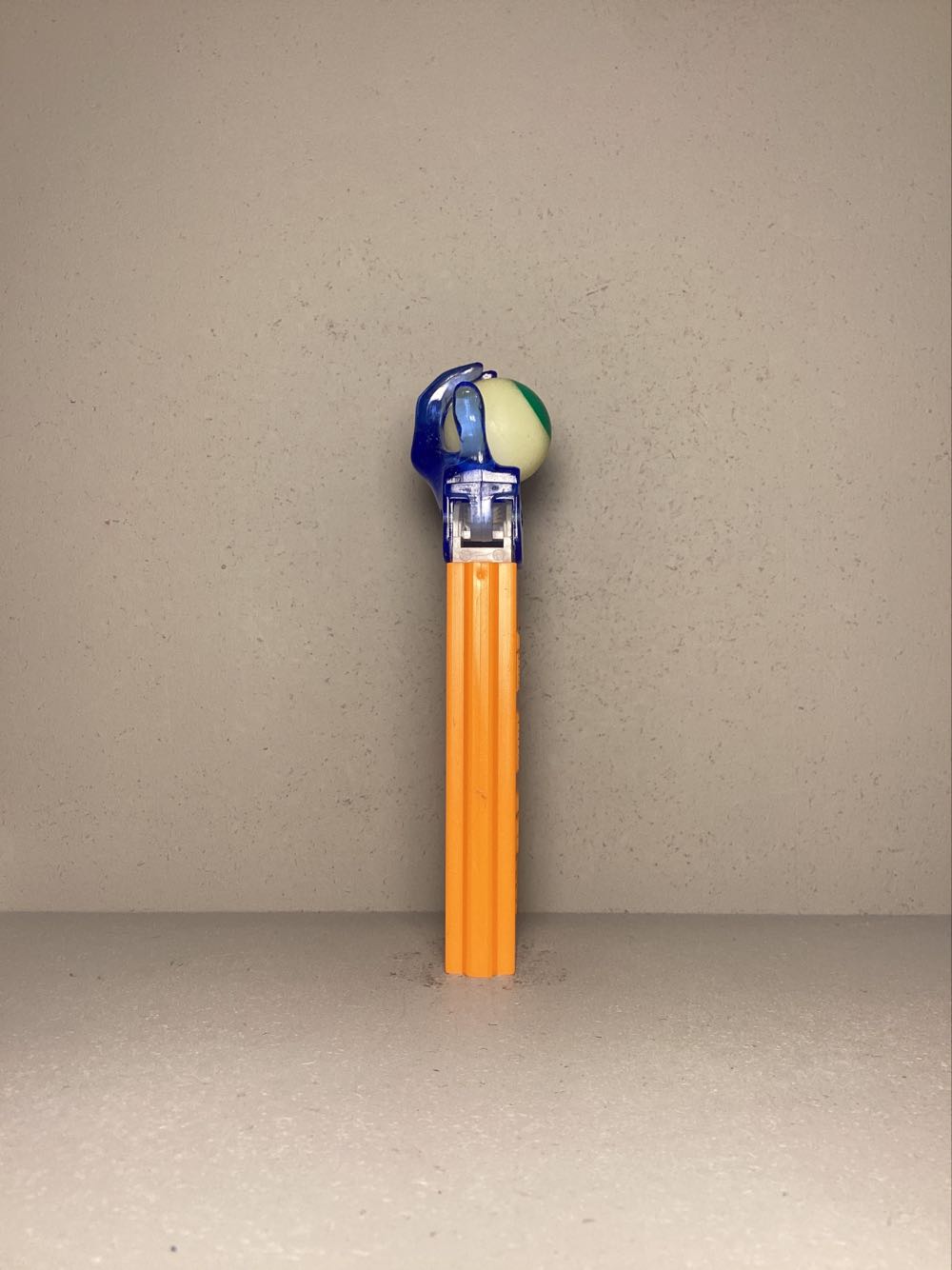 Psychedelic Eye (Hand) B - Psychedelic pez collectible - Main Image 3