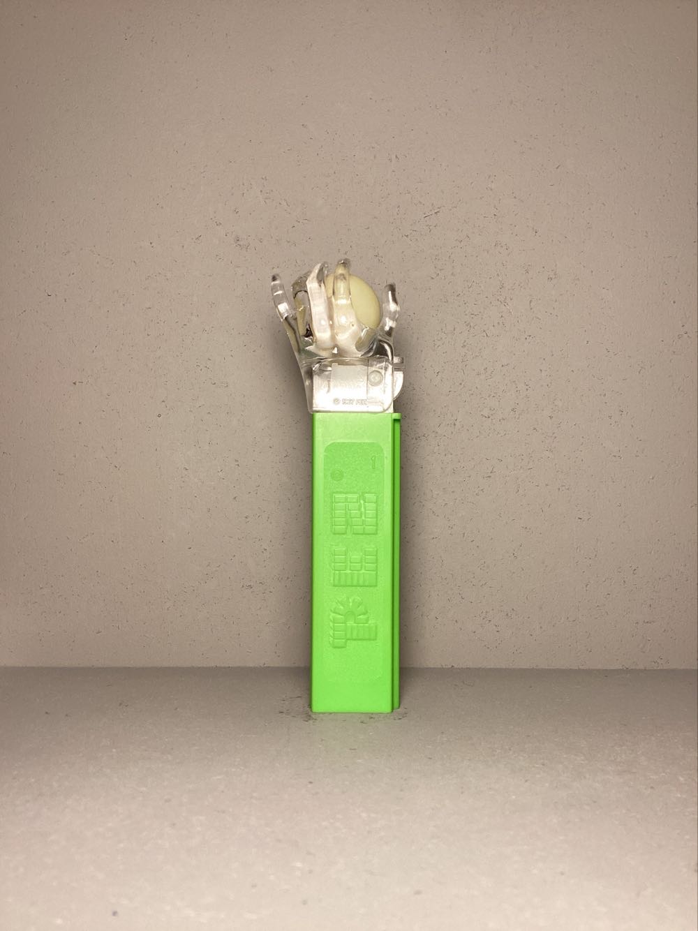 Psychedelic Eye (Hand) B - Psychedelic pez collectible - Main Image 4