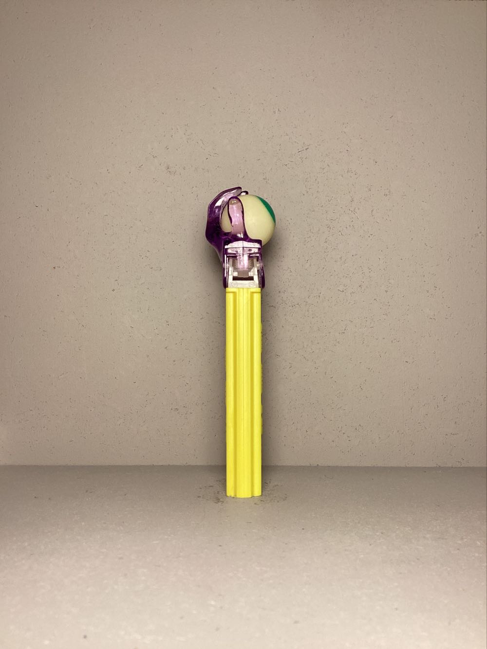 Psychedelic Eye (Hand) B - Psychedelic pez collectible - Main Image 3