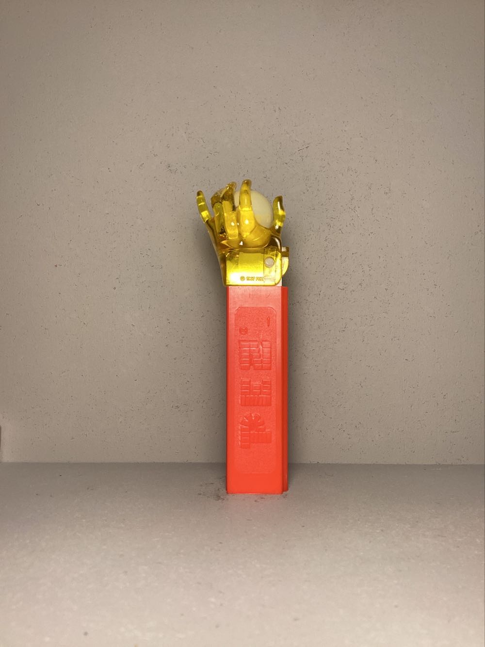 Psychedelic Eye (Hand) B - Psychedelic pez collectible - Main Image 4