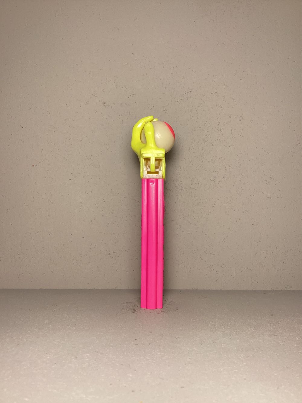 Psychedelic Eye (Hand) B - Psychedelic pez collectible - Main Image 3