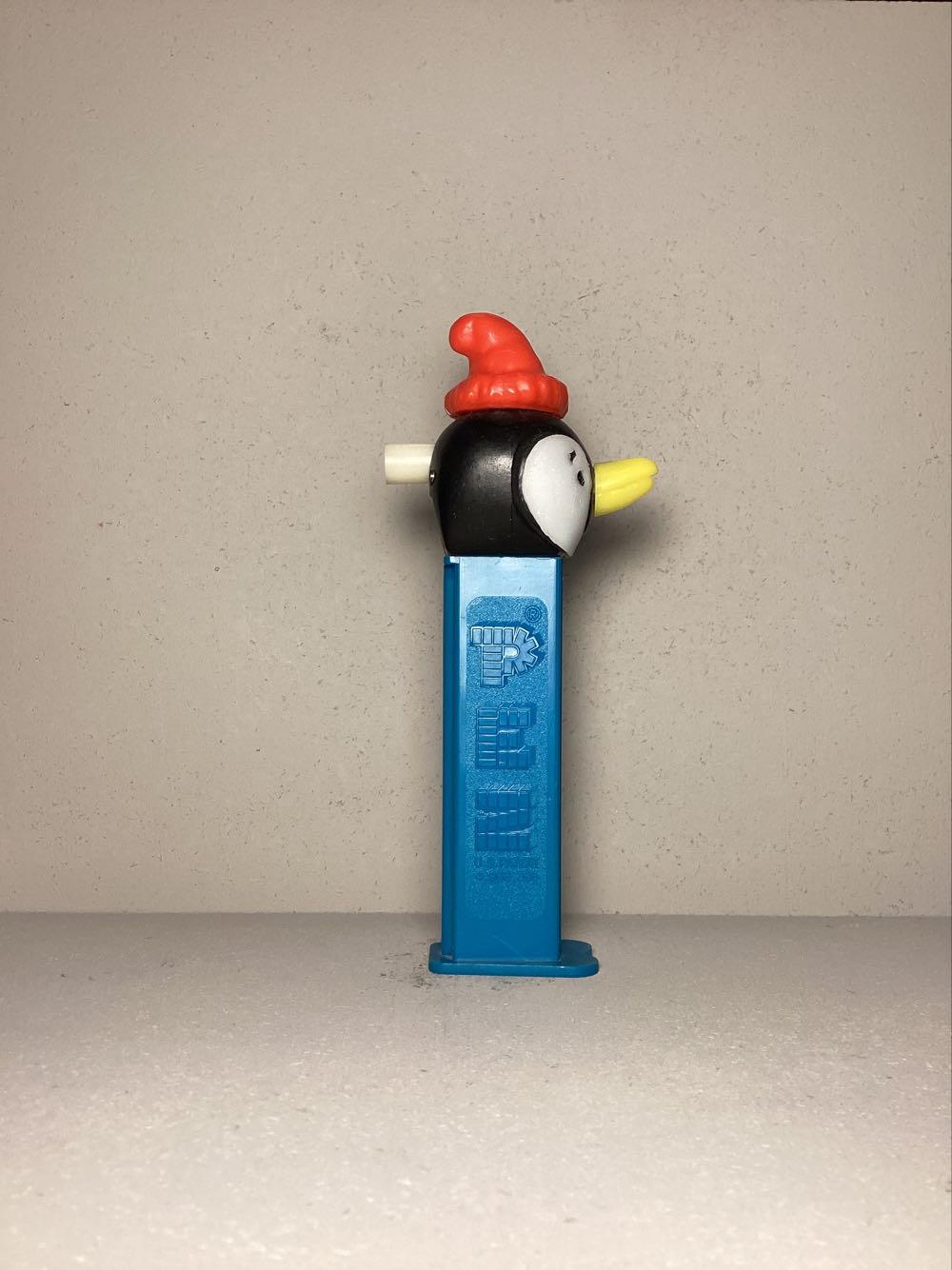 Merry Music Maker - Penguin Whistle - MERRY MUSIC MAKERS pez collectible - Main Image 2