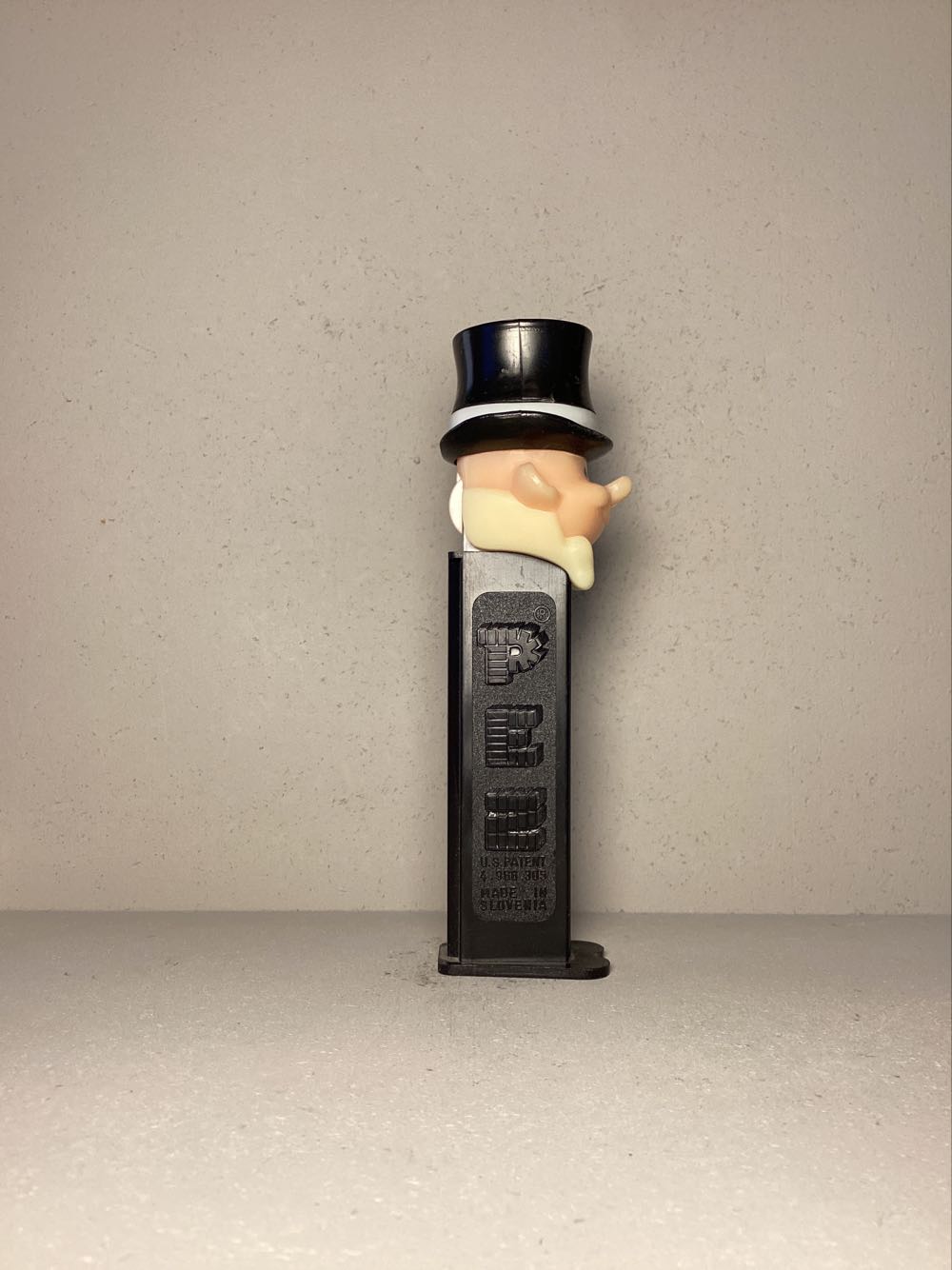 Pez Pal - Groom B Light Skin - Pez Pals pez collectible - Main Image 2