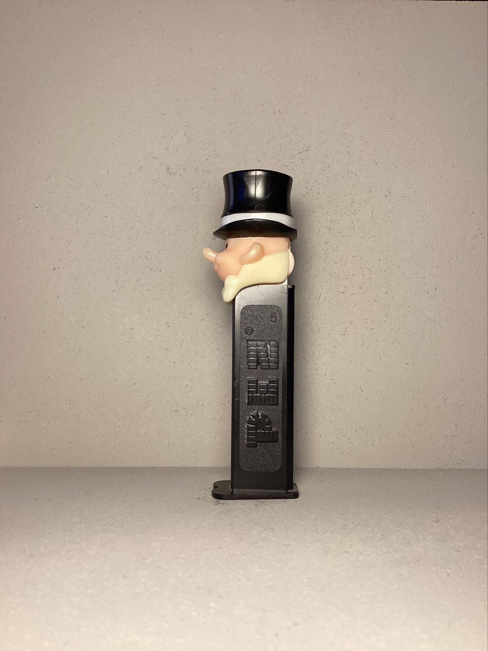 Pez Pal - Groom B Light Skin - Pez Pals pez collectible - Main Image 4