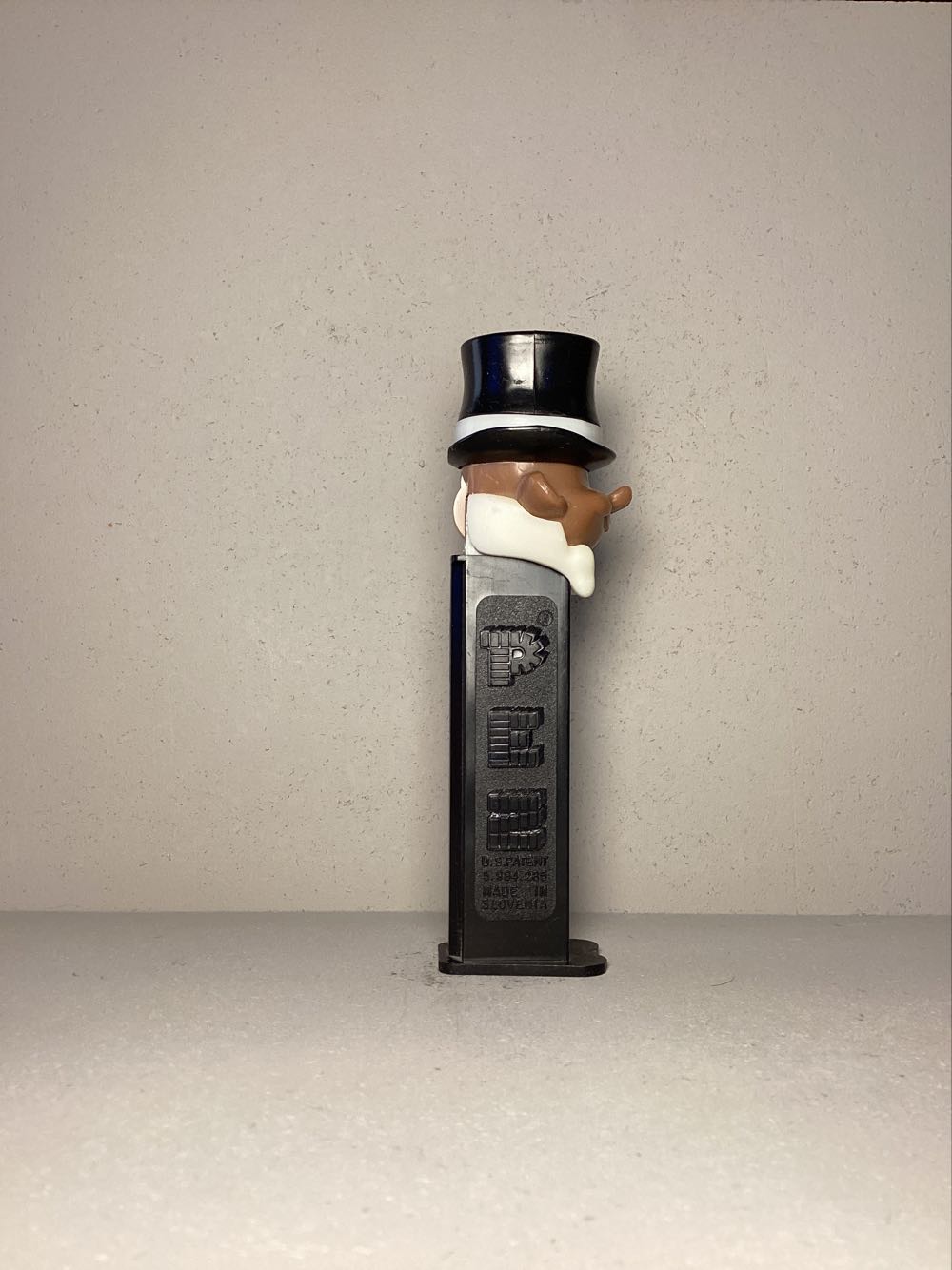 Pez Pal - Groom B Dark Skin - Pez Pals pez collectible - Main Image 2