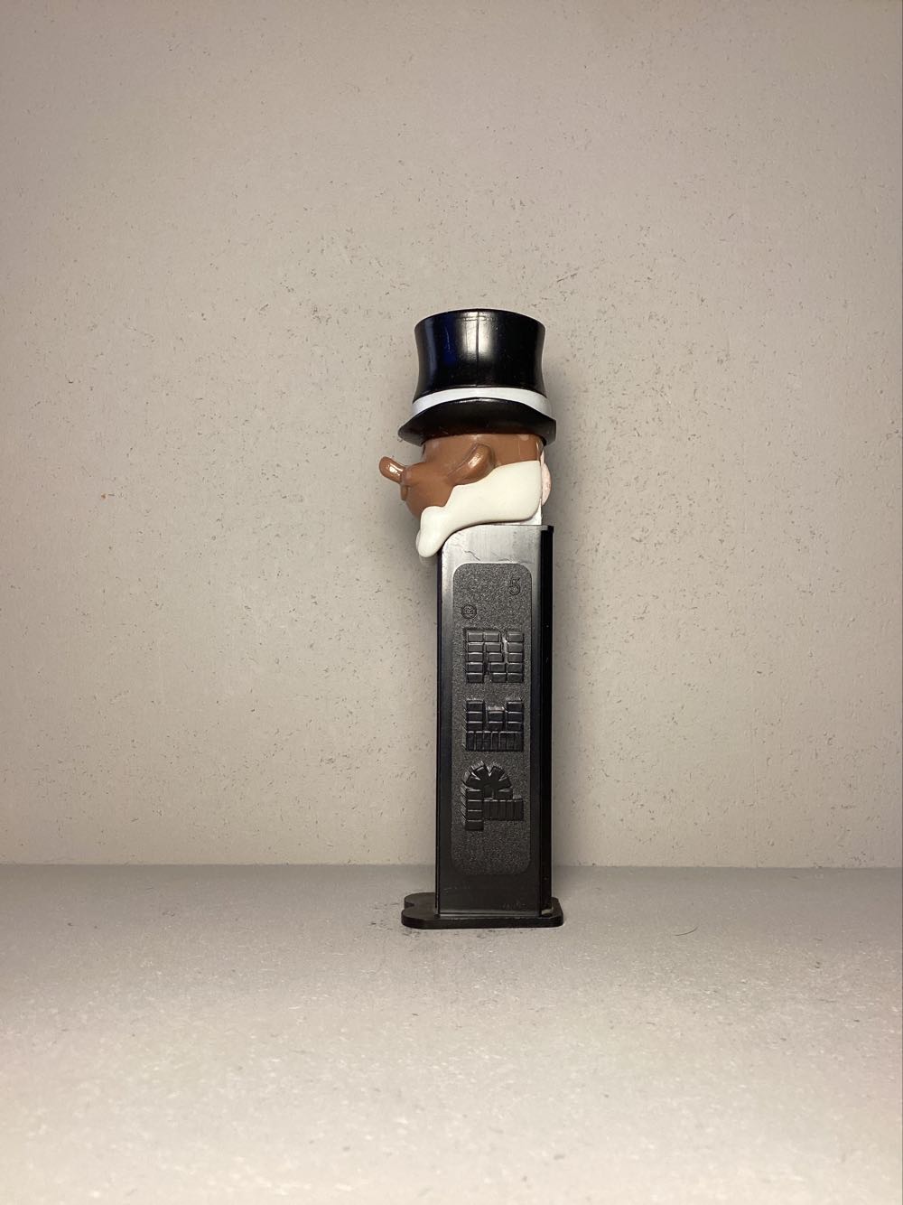 Pez Pal - Groom B Dark Skin - Pez Pals pez collectible - Main Image 4