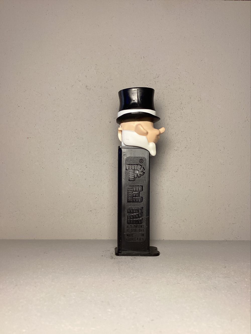Pez Pal- Groom B - Pez Pals pez collectible - Main Image 2