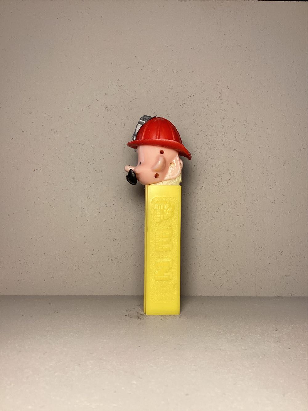 Pez Pal- Fireman A - Pez Pals pez collectible - Main Image 4