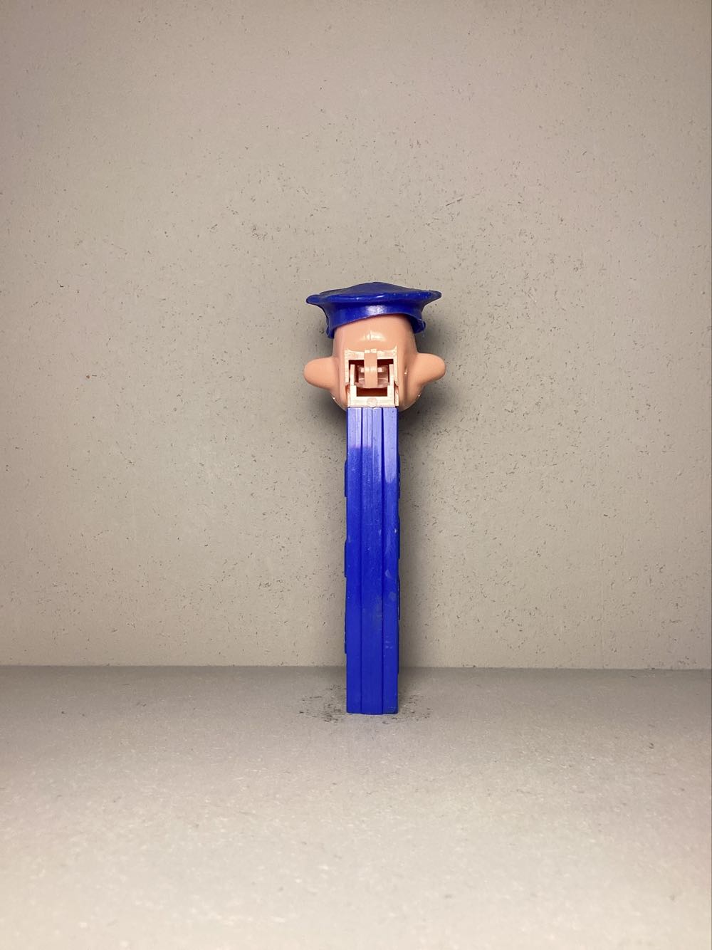 Pez Pal- Policeman A - Pez Pals pez collectible - Main Image 3