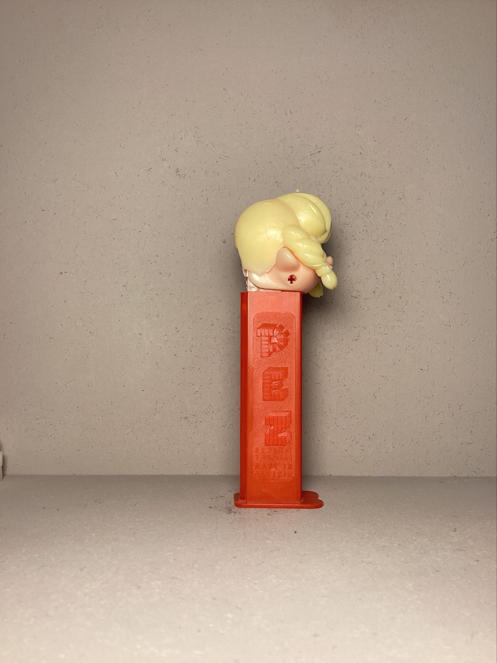 Pez Pal- Girl A - Pez Pals pez collectible - Main Image 2