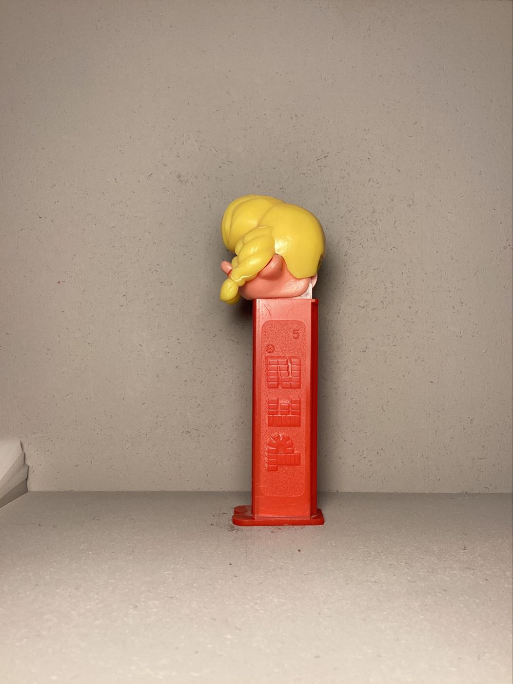 Pez Pal- Girl B, No Hole in Nose - Pez Pals pez collectible - Main Image 4