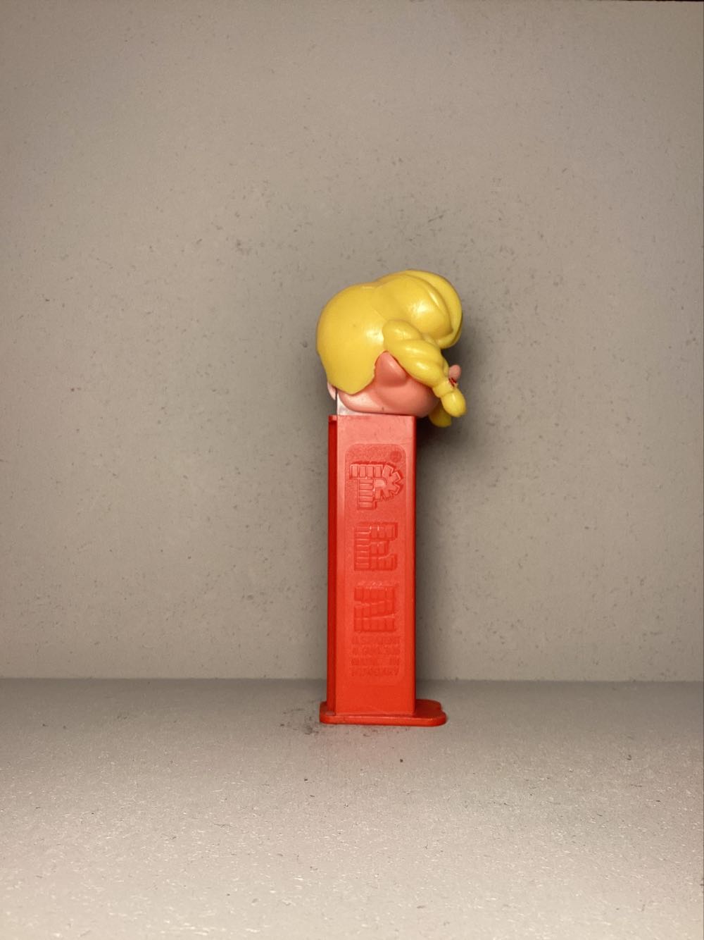 Pez Pal- Girl B, No Hole in Nose - Pez Pals pez collectible - Main Image 2