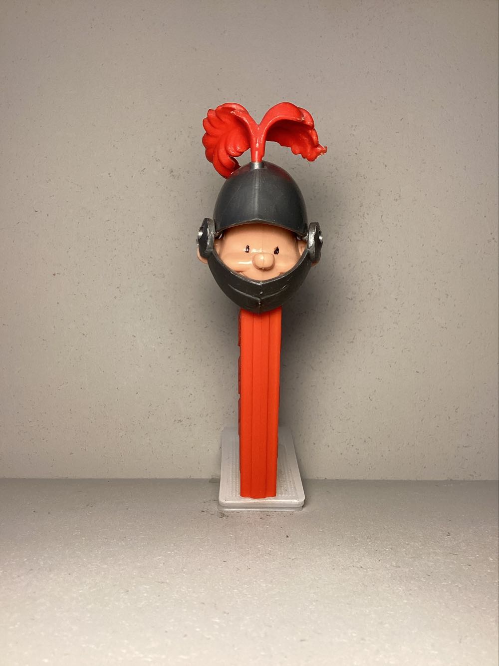 Classic Presenter Girl Peppermint (Medium Skin Tone/Brown Hair) PEZ Exclusive