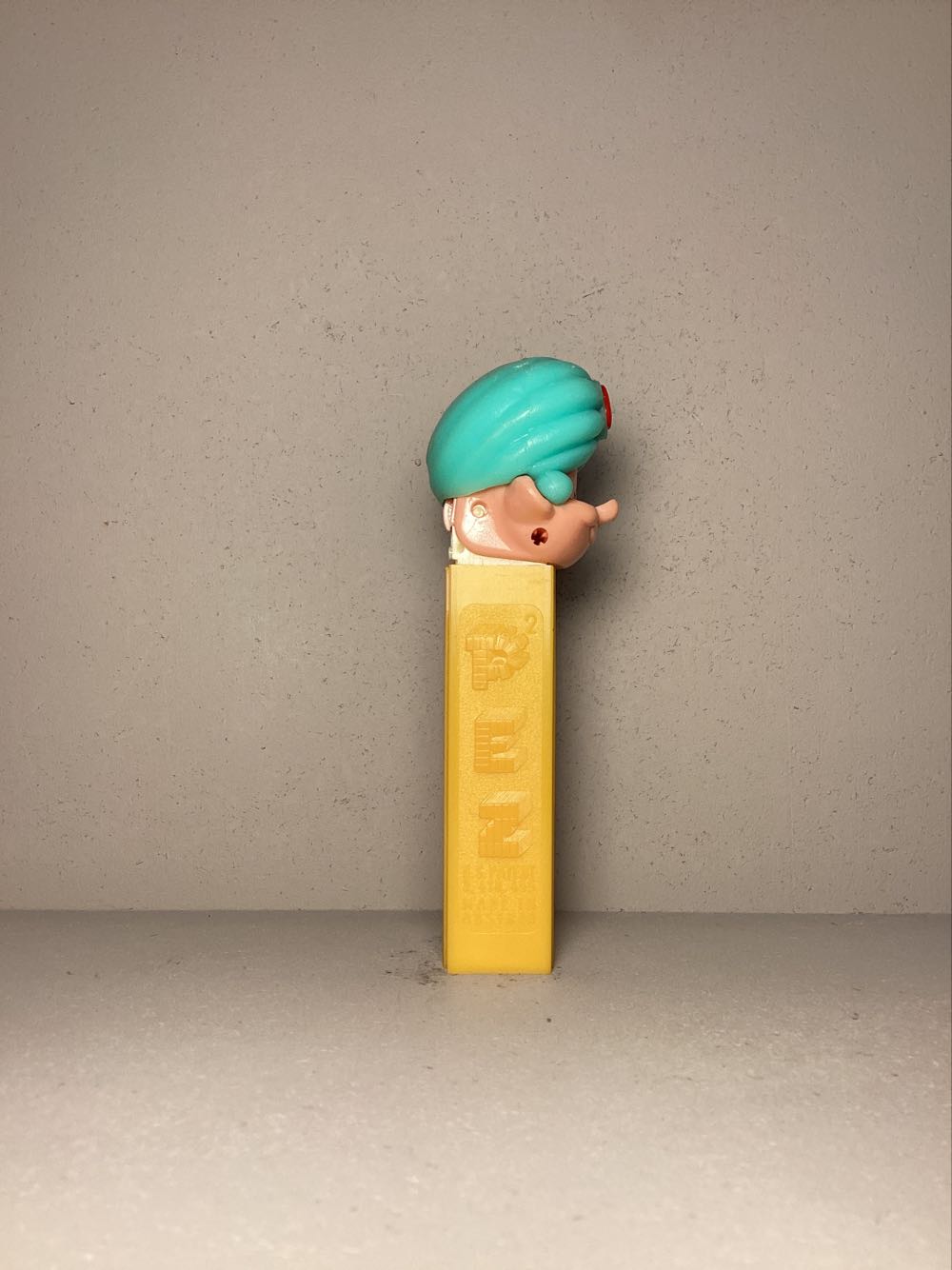 Pez Pal- Maharajah - Pez Pals pez collectible - Main Image 2