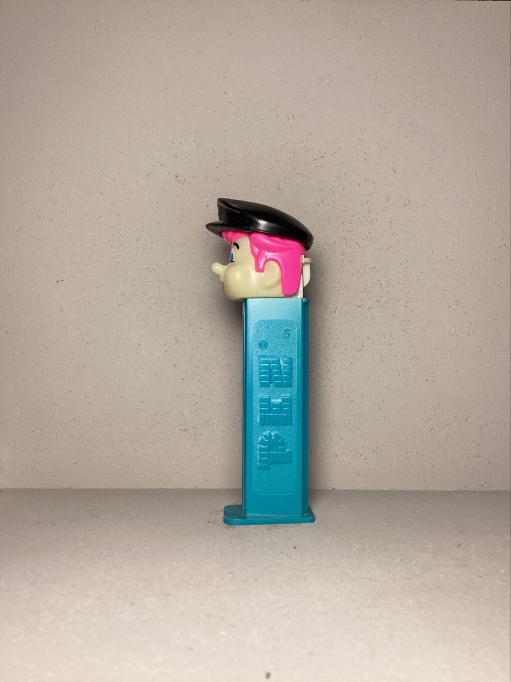 Pez Pal- Pilot Boy - Pez Pals pez collectible - Main Image 4