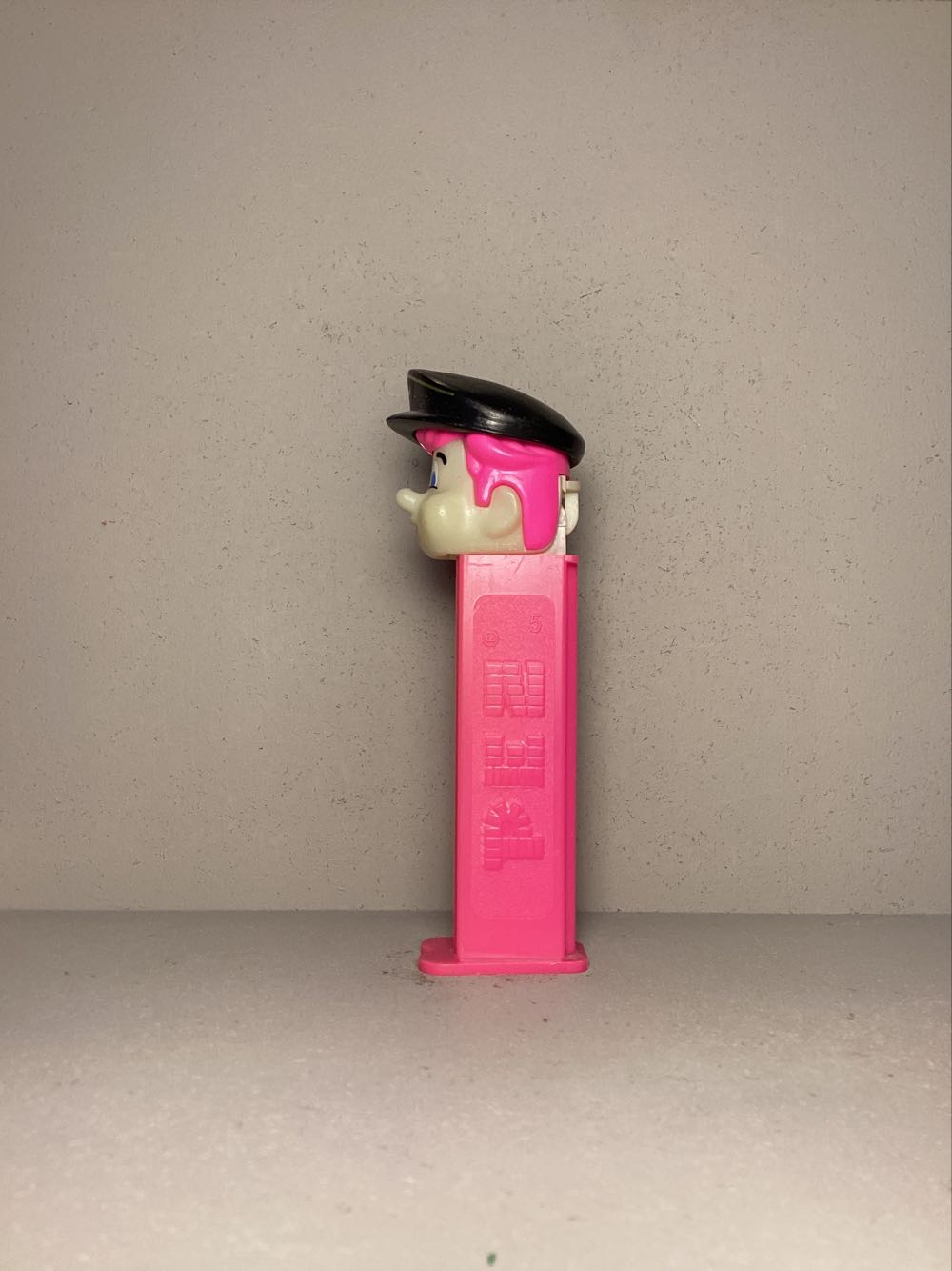 Pez Pal- Pilot Boy - Pez Pals pez collectible - Main Image 4
