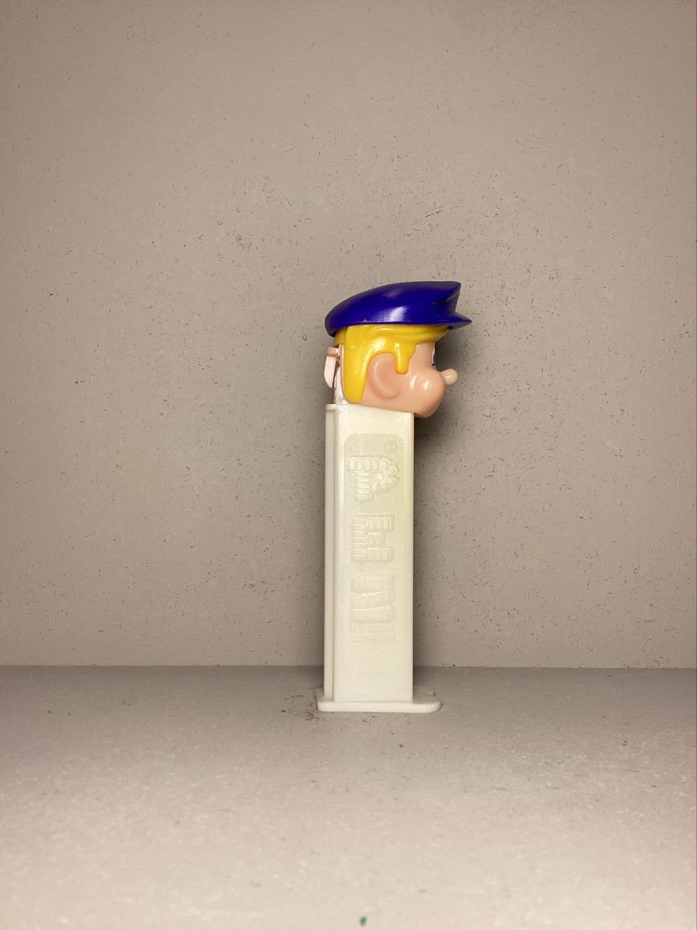 Pez Pal- Pilot Boy - Pez Pals pez collectible - Main Image 2
