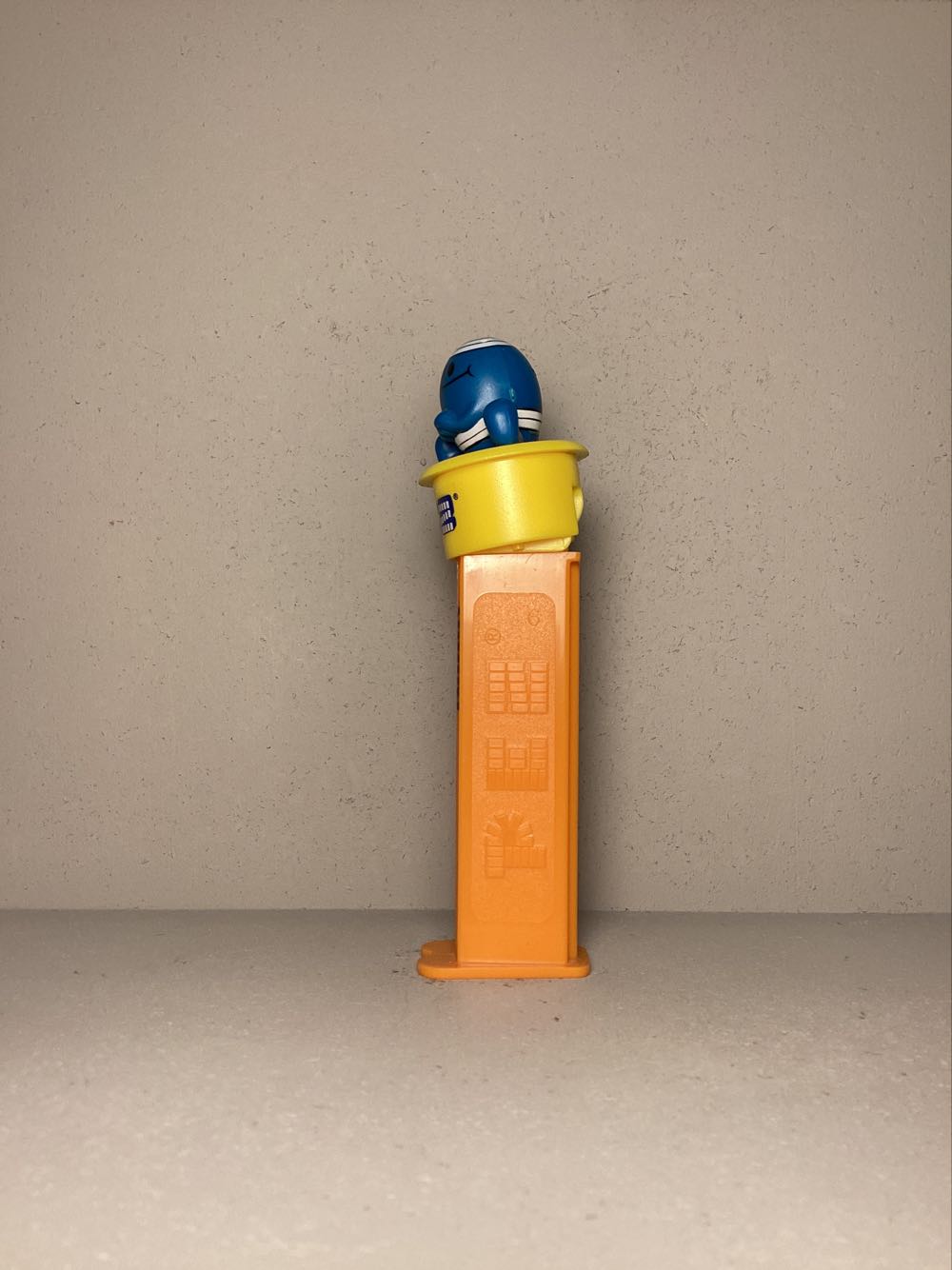 Mr. Men - Mr. Bump - Click ‘N’ Play pez collectible - Main Image 4