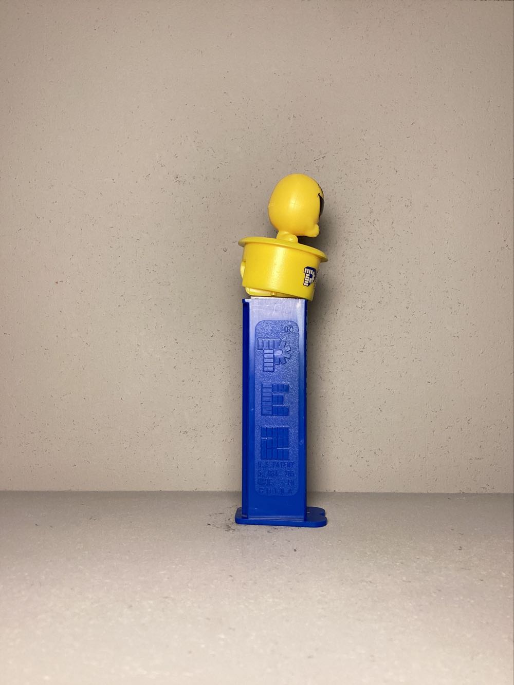 Mr Men - Mr. Happy - Click ‘N’ Play pez collectible - Main Image 2