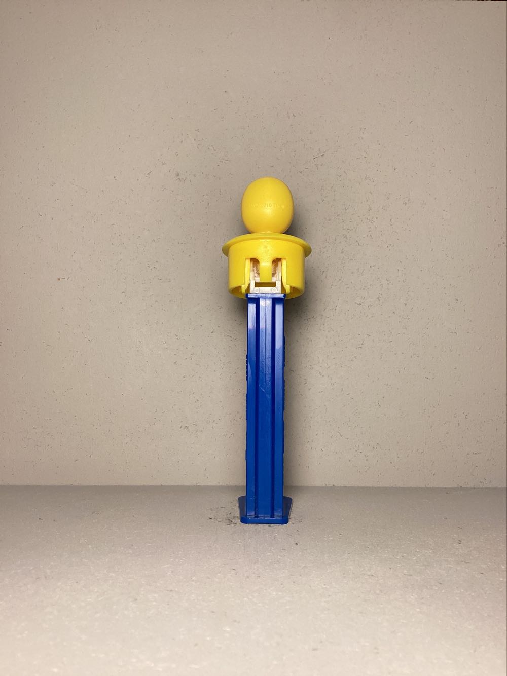 Mr. Men - Mr. Happy - Click ‘N’ Play pez collectible - Main Image 3