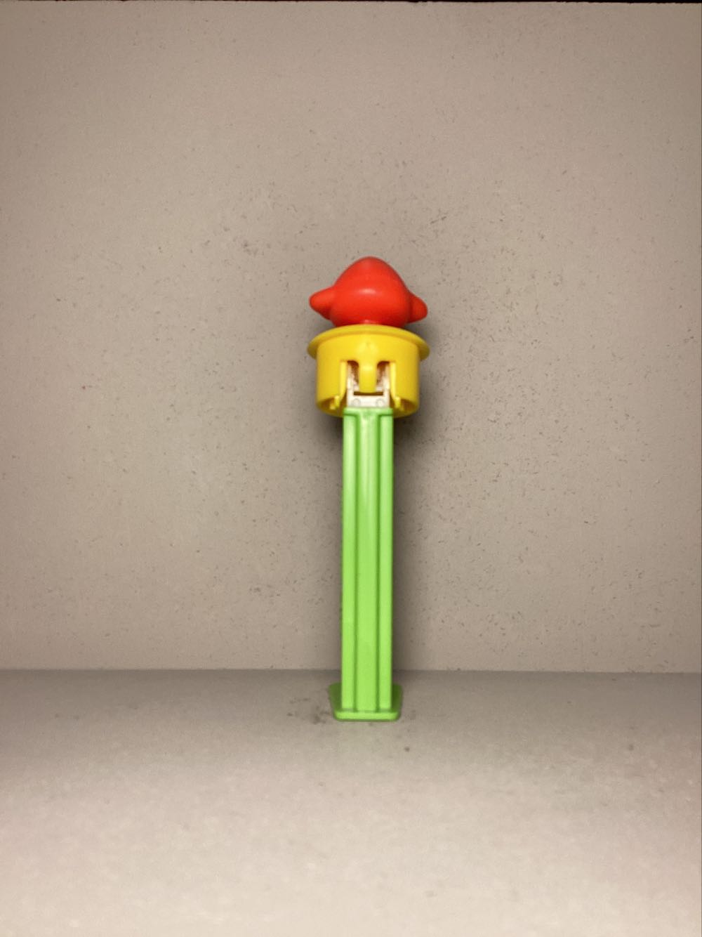 Mr. Men - Mr. Rude - Click ‘N’ Play pez collectible - Main Image 3