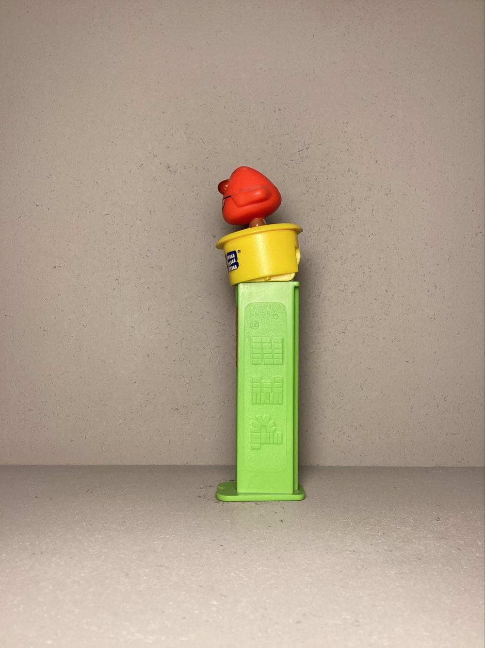 Mr. Men - Mr. Rude - Click ‘N’ Play pez collectible - Main Image 4