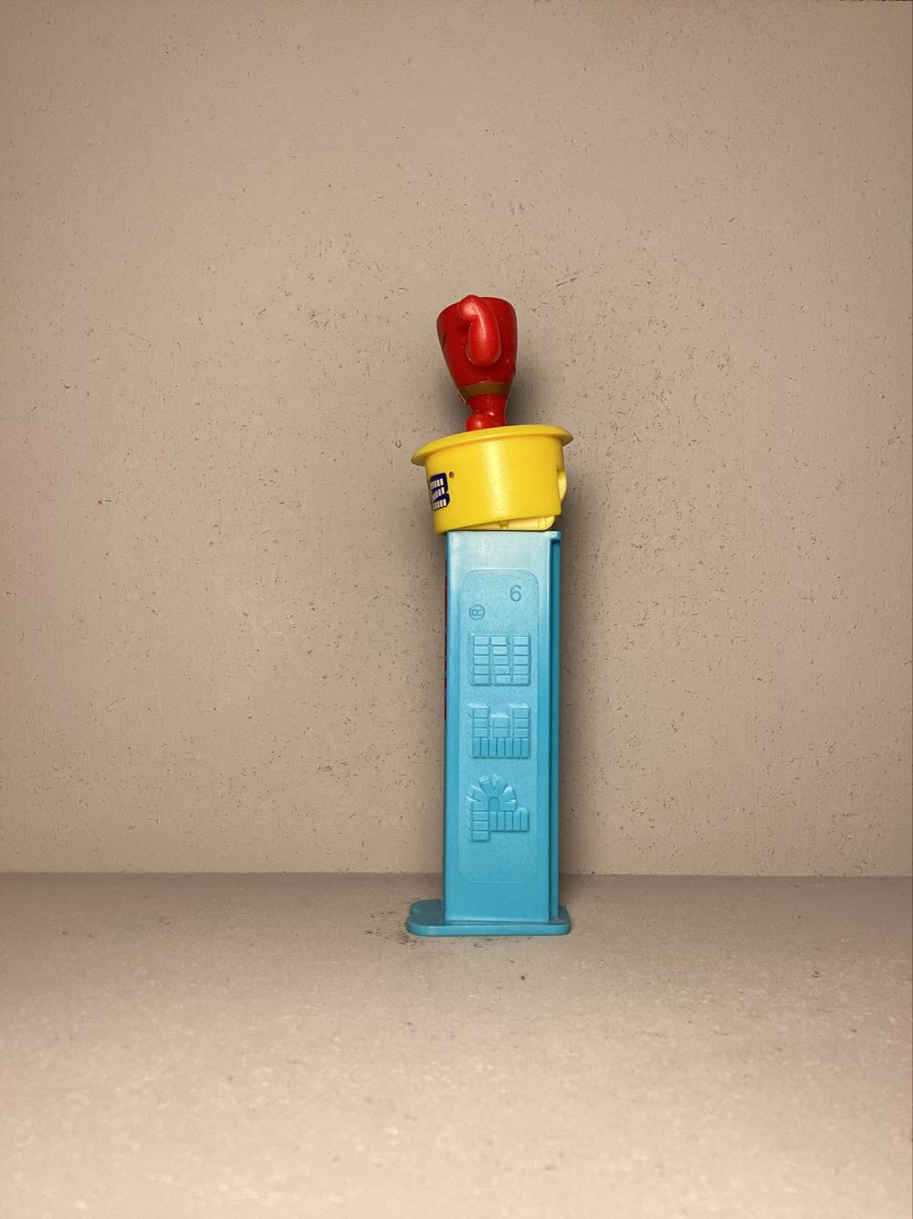 Mr. Men - Mr. Strong - Click ‘N’ Play pez collectible - Main Image 4