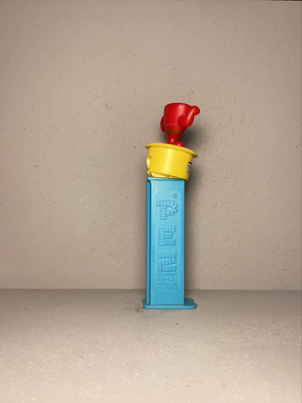 Mr. Men- Mr. Strong - Click ‘N’ Play pez collectible - Main Image 2