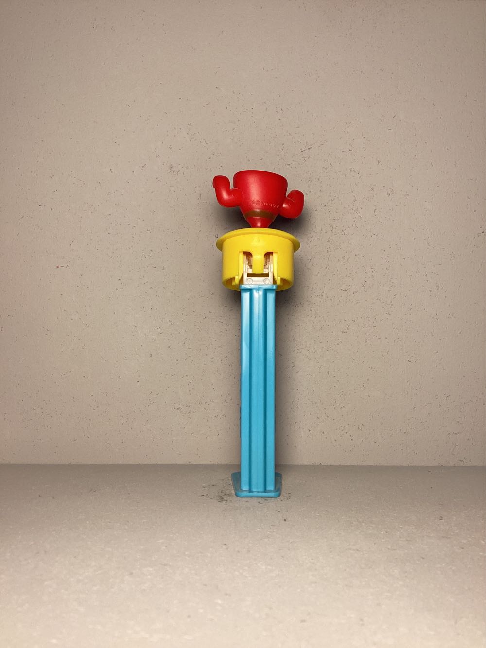 Mr. Men- Mr. Strong - Click ‘N’ Play pez collectible - Main Image 3