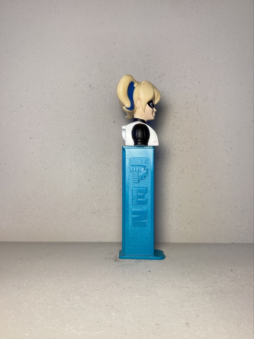 Super Heroes Girls - Harley Quinn - Licenced Characters pez collectible - Main Image 2