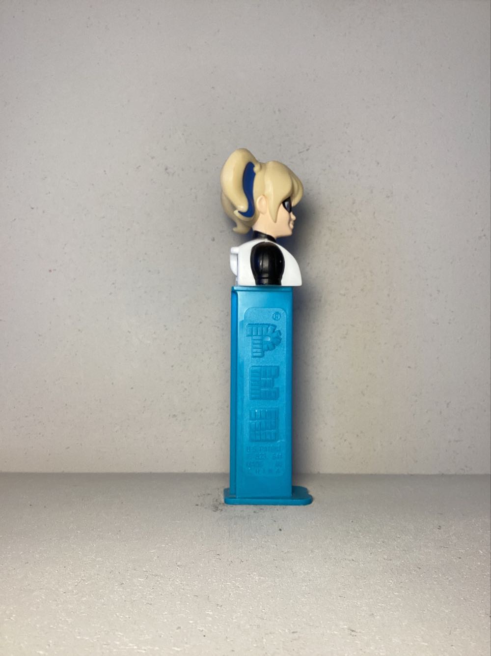 Super Heroes- Girls DC- Harley Quinn - Licenced Characters pez collectible - Main Image 2