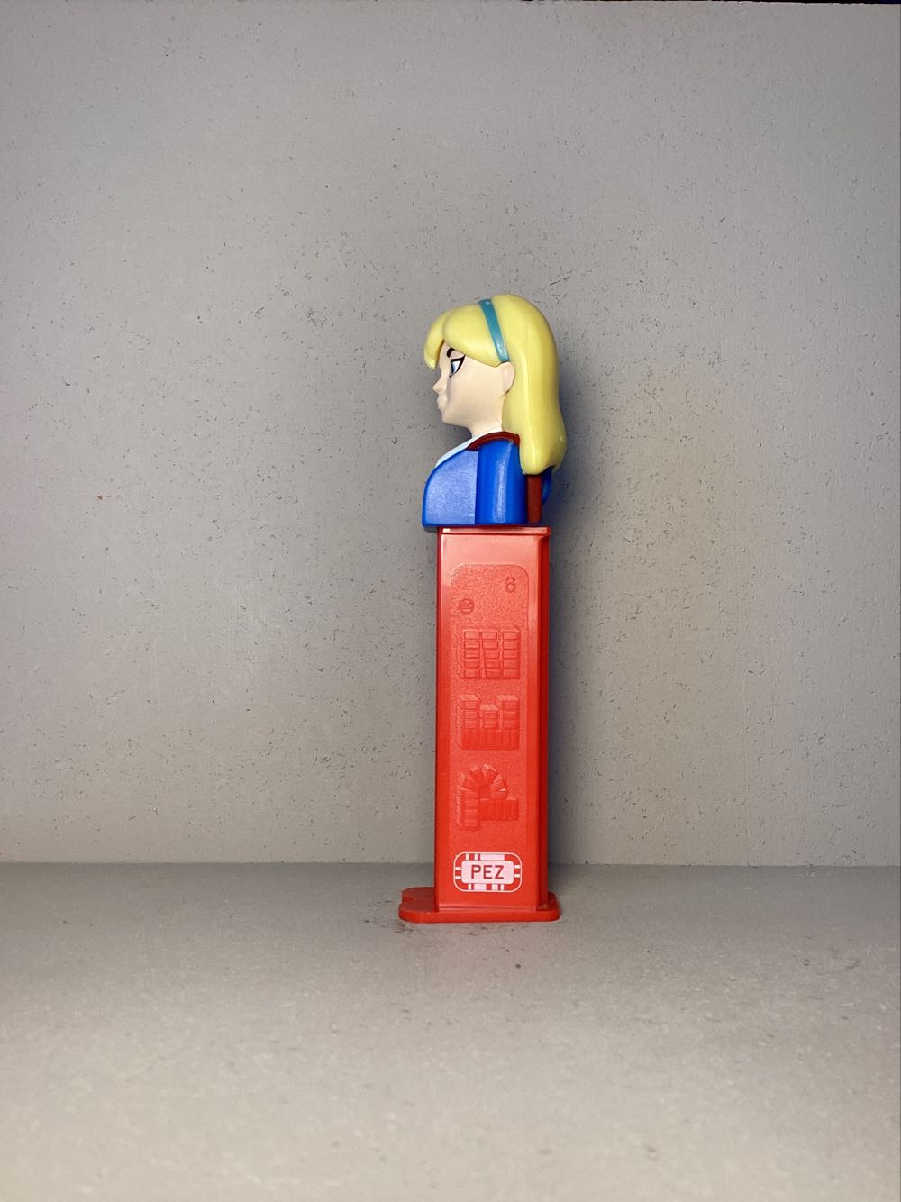 Super Heroes- Girls DC- Supergirl - Licenced Characters pez collectible - Main Image 4