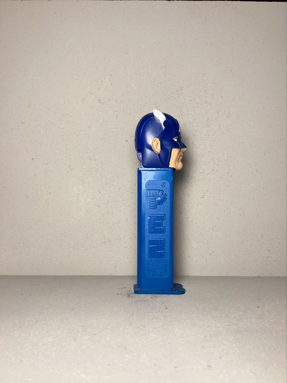 Super Heroes& Villains- Captain America B - Licenced Characters pez collectible - Main Image 2