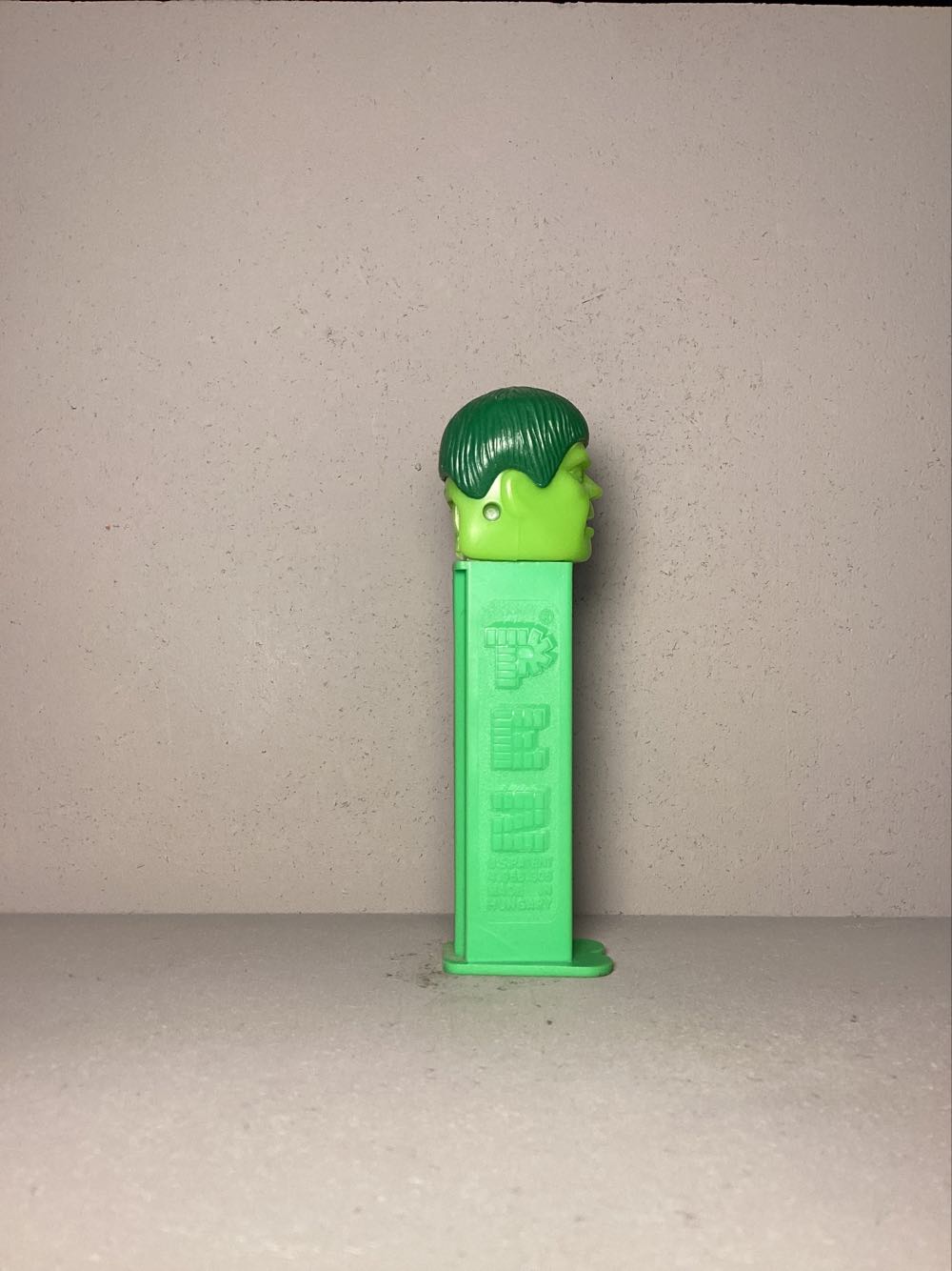 Super Heroes & Villains, Marvel- Hulk B - Licenced Characters pez collectible - Main Image 2