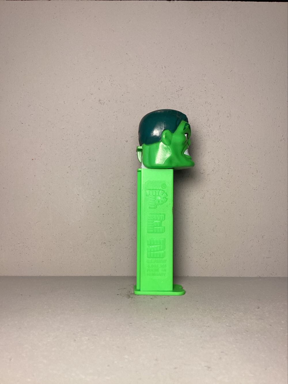 Super Heroes & Villains, Marvel- Hulk C - Licenced Characters pez collectible - Main Image 2