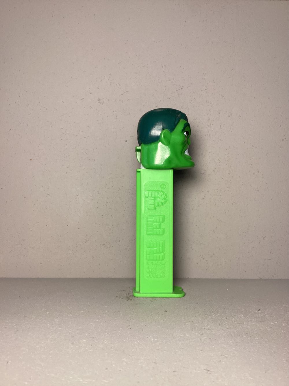 Super Heroes & Villains, Marvel- Hulk C - Licenced Characters pez collectible - Main Image 2
