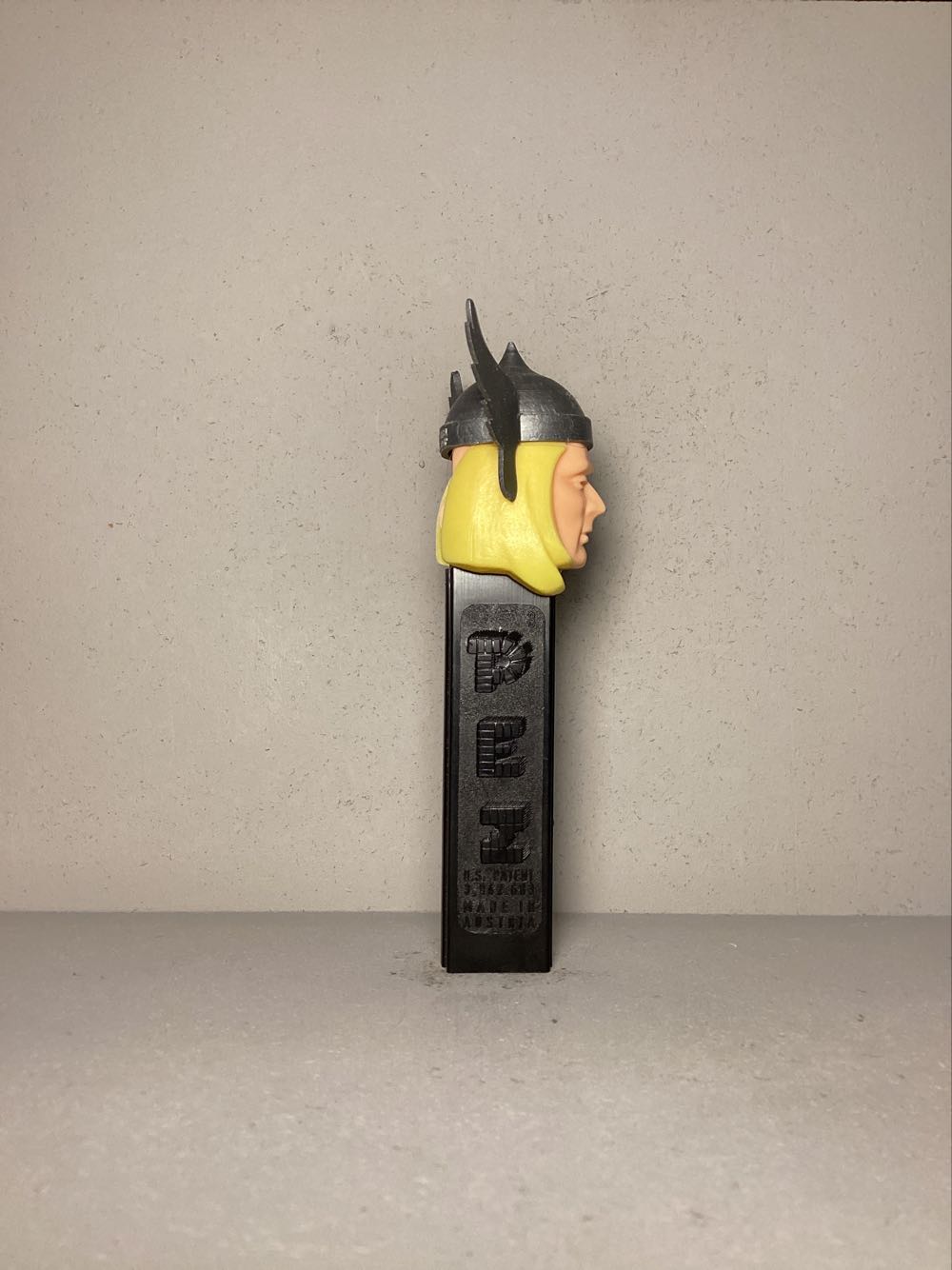 Super Heroes & Villains, Marvel- Thor A - Licenced Characters pez collectible - Main Image 2