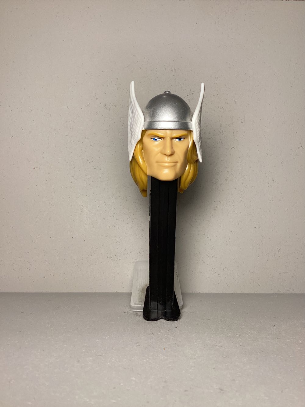 Emoji - Happy Valentines Day Crystal Hugging Heart